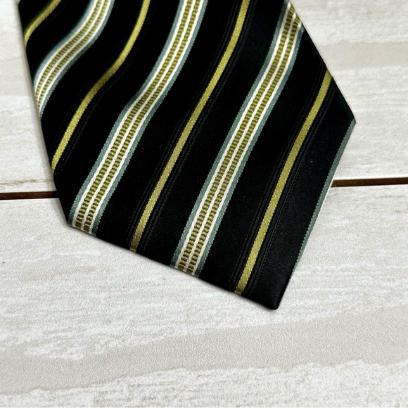 Geoffrey Beene Black Gold Striped 100% Silk New Orleans Saints Colors Power Tie - Picture 2 of 10
